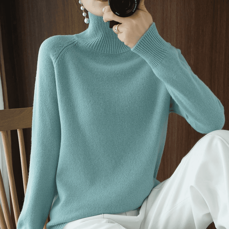 Aurelia | Simple Turtleneck Sweater
