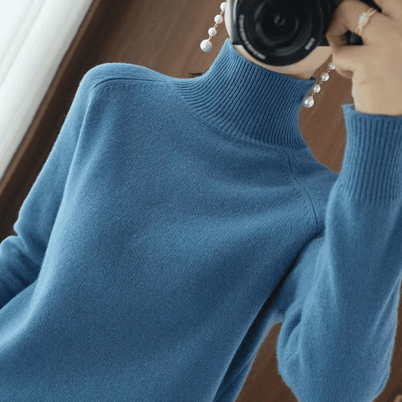 Aurelia | Simple Turtleneck Sweater