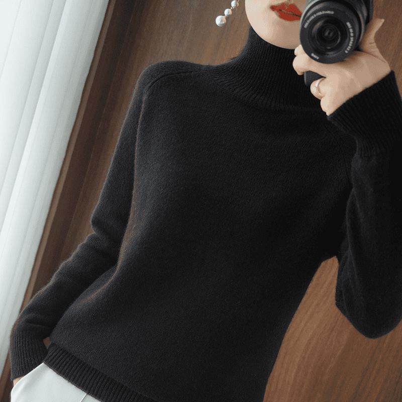 Aurelia | Simple Turtleneck Sweater