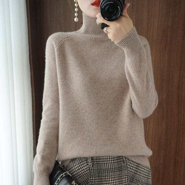 Aurelia | Simple Turtleneck Sweater