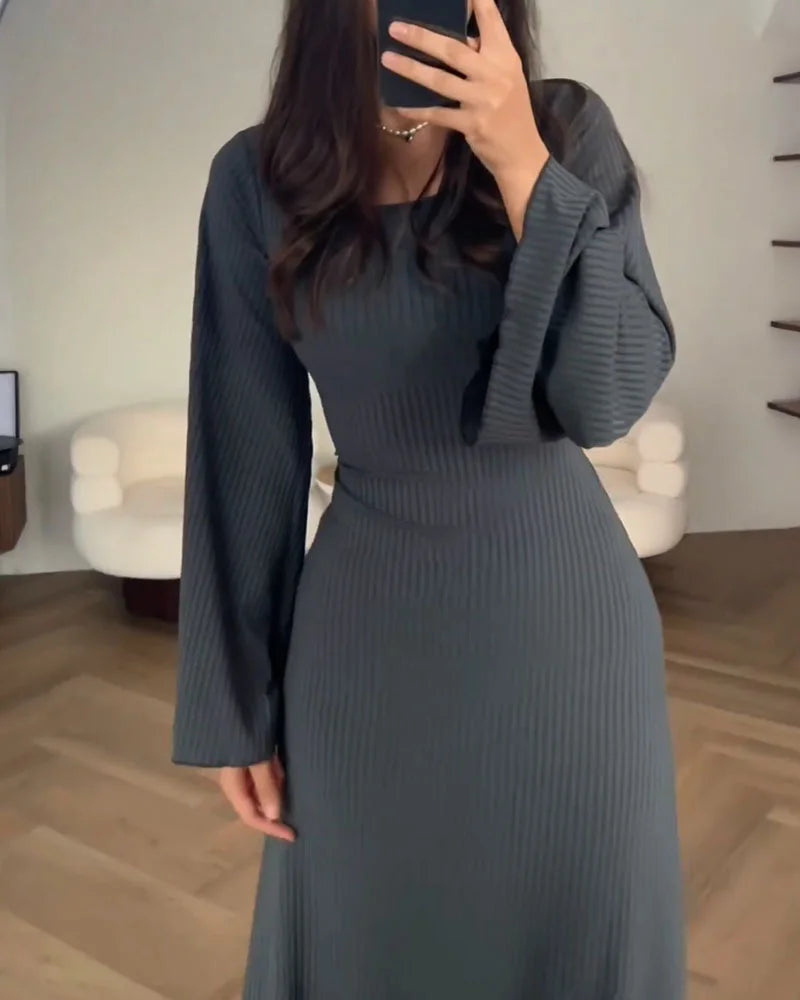 Allegra | Elegant Long-Sleeve Maxi Dress - Motheero