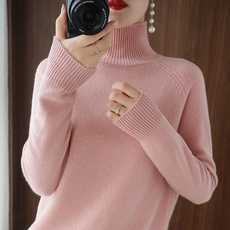 Aurelia | Simple Turtleneck Sweater