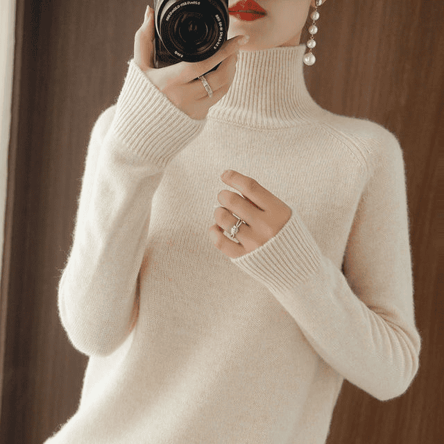 Aurelia | Simple Turtleneck Sweater