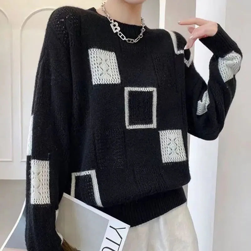 Vera | Women Knit Sweater with Stylish Details