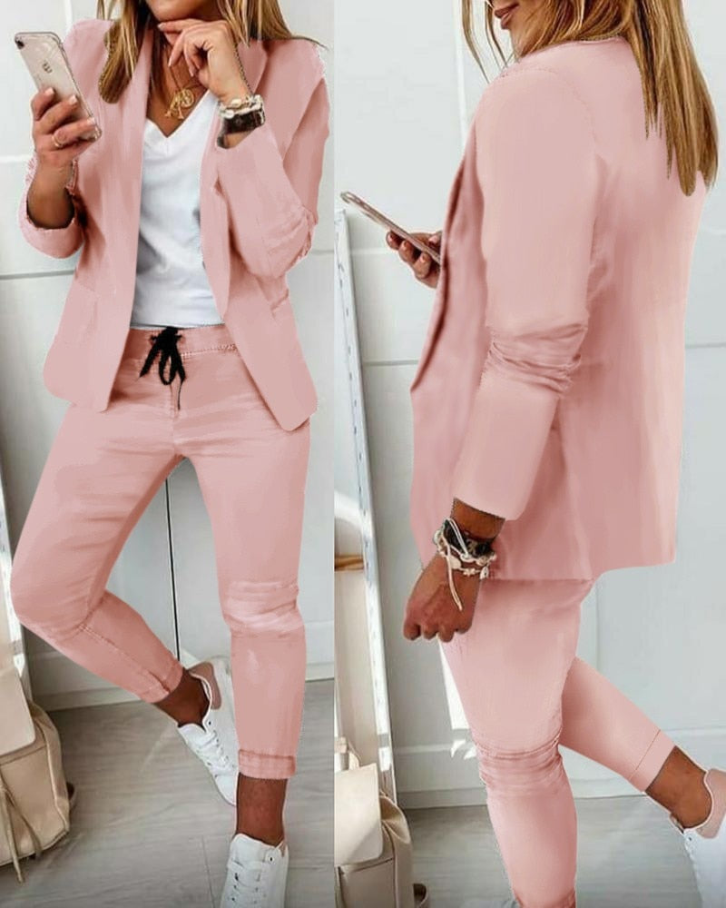 Yassi | Elegant Business Outfit Blazer and Trouser