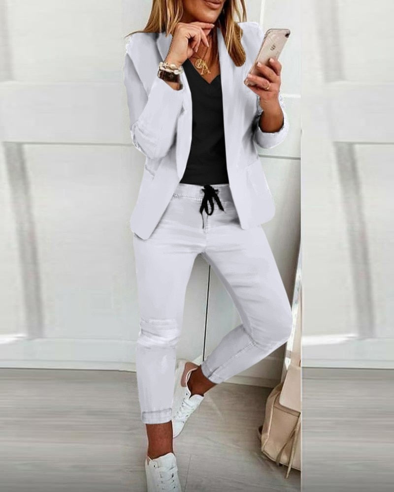 Yassi | Elegant Business Outfit Blazer and Trouser