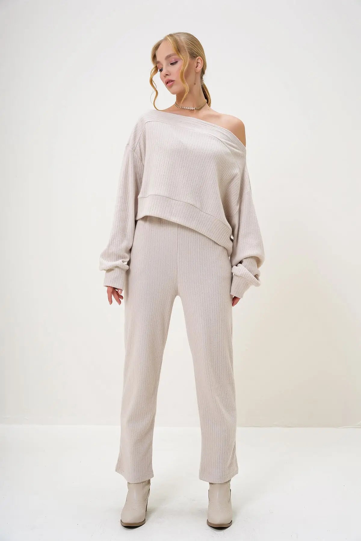 Rohana | Loungewear Relaxed Set Off Shoulder Sweatshirt and Trousers
