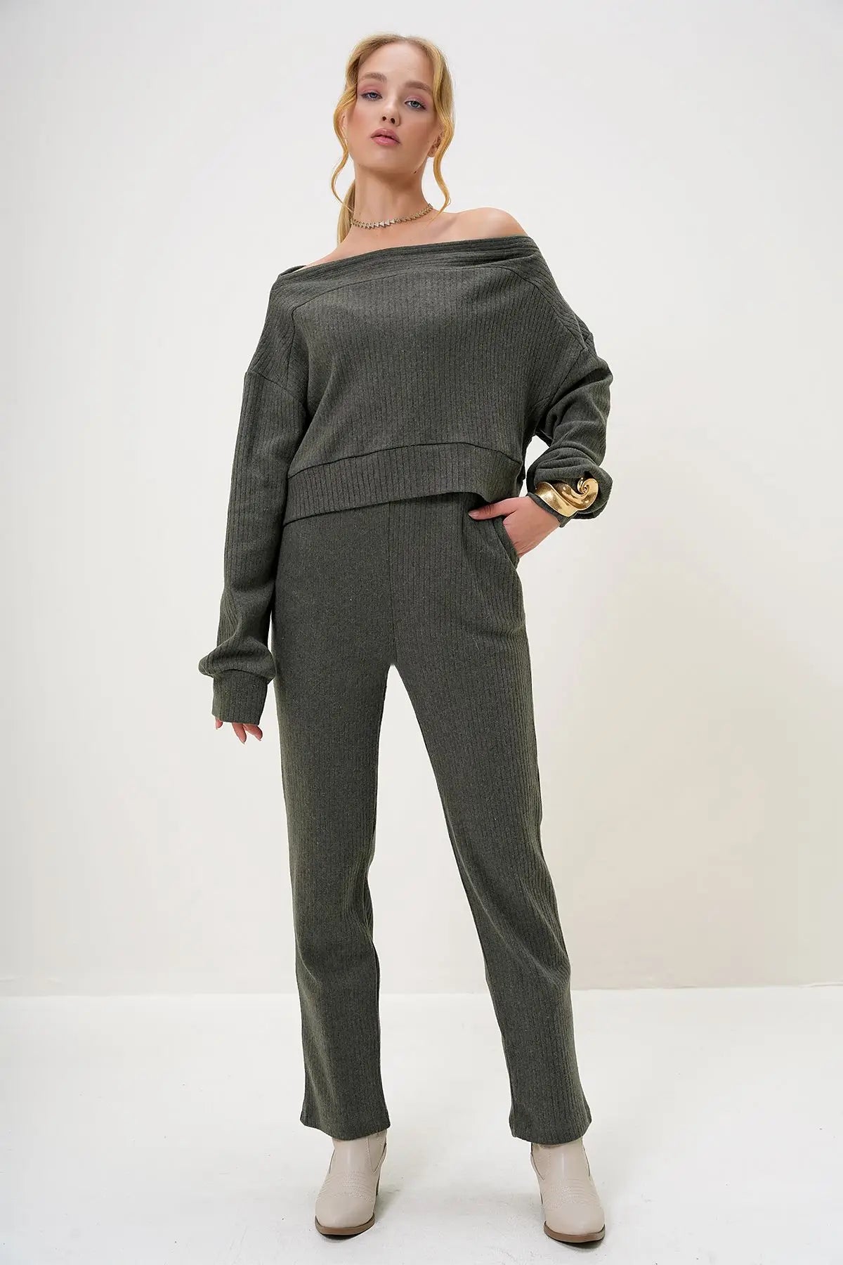 Rohana | Loungewear Relaxed Set Off Shoulder Sweatshirt and Trousers