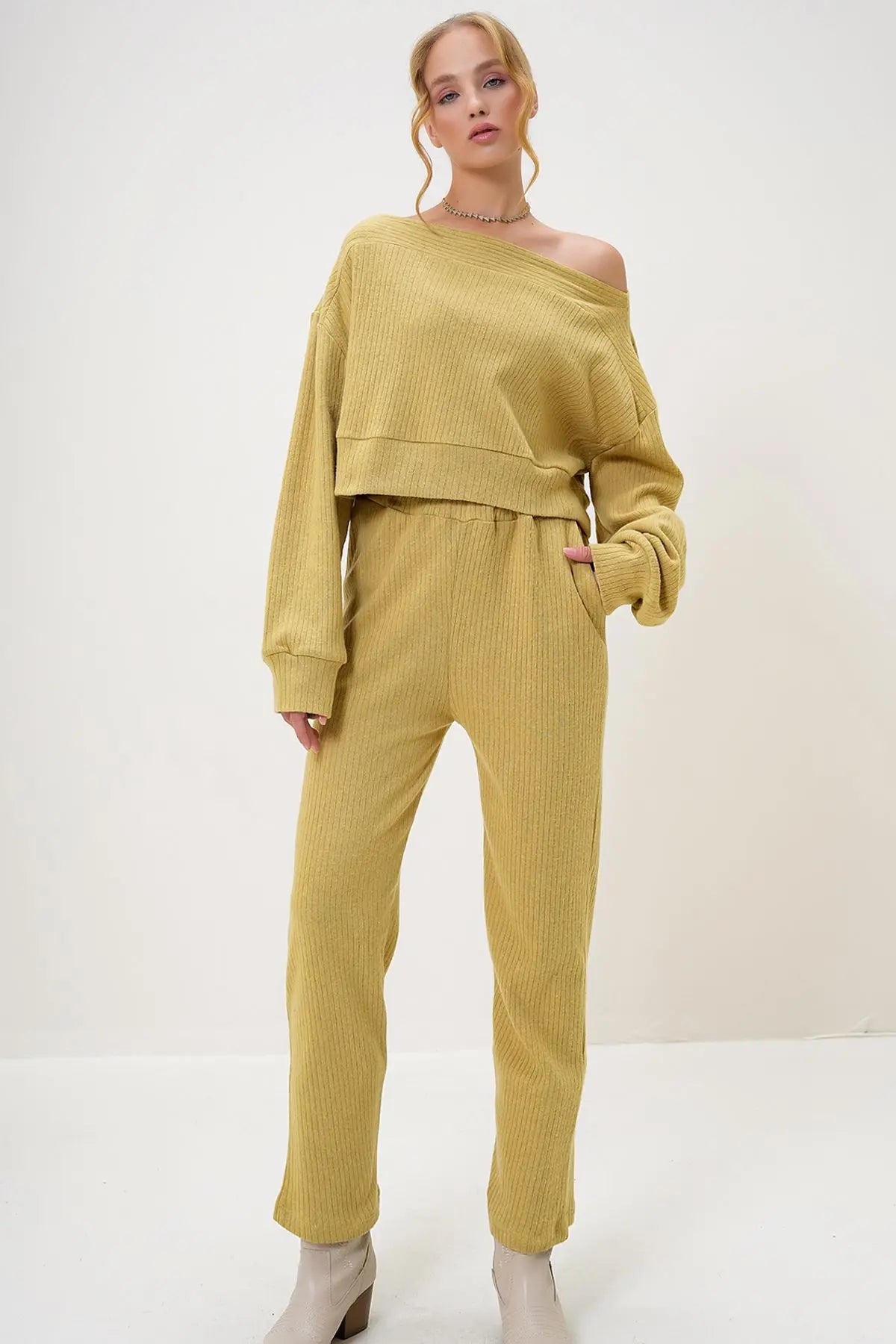 Rohana | Loungewear Relaxed Set Off Shoulder Sweatshirt and Trousers