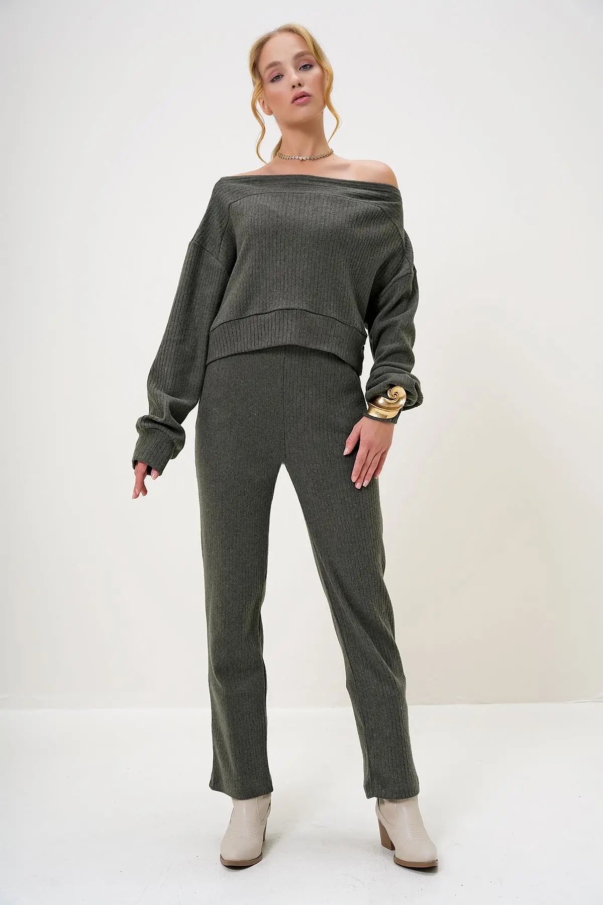 Rohana | Loungewear Relaxed Set Off Shoulder Sweatshirt and Trousers