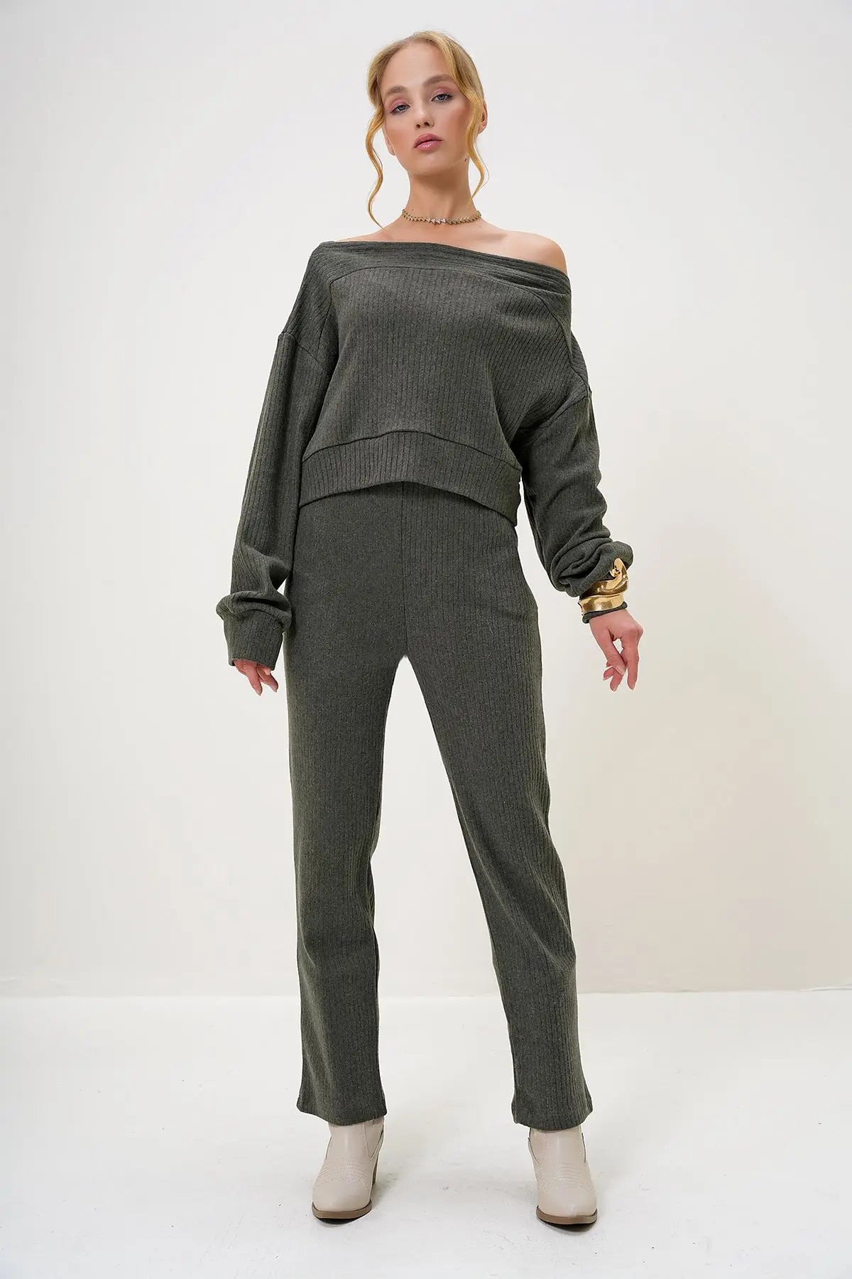 Rohana | Loungewear Relaxed Set Off Shoulder Sweatshirt and Trousers