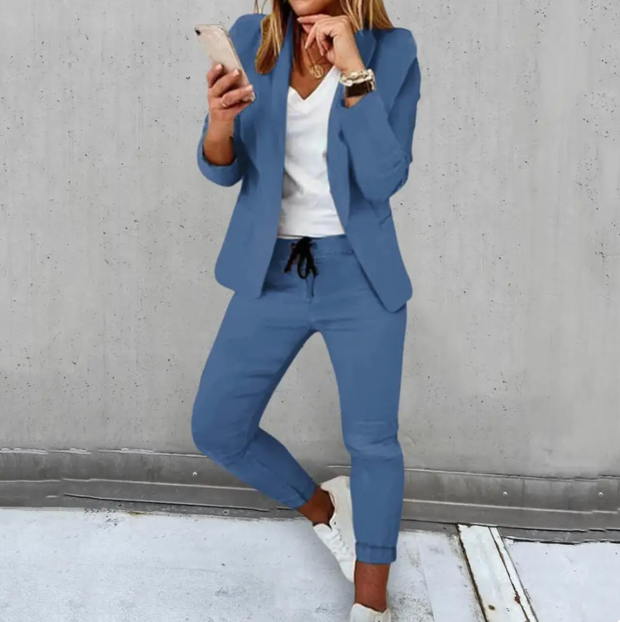 Yassi | Elegant Business Outfit Blazer and Trouser