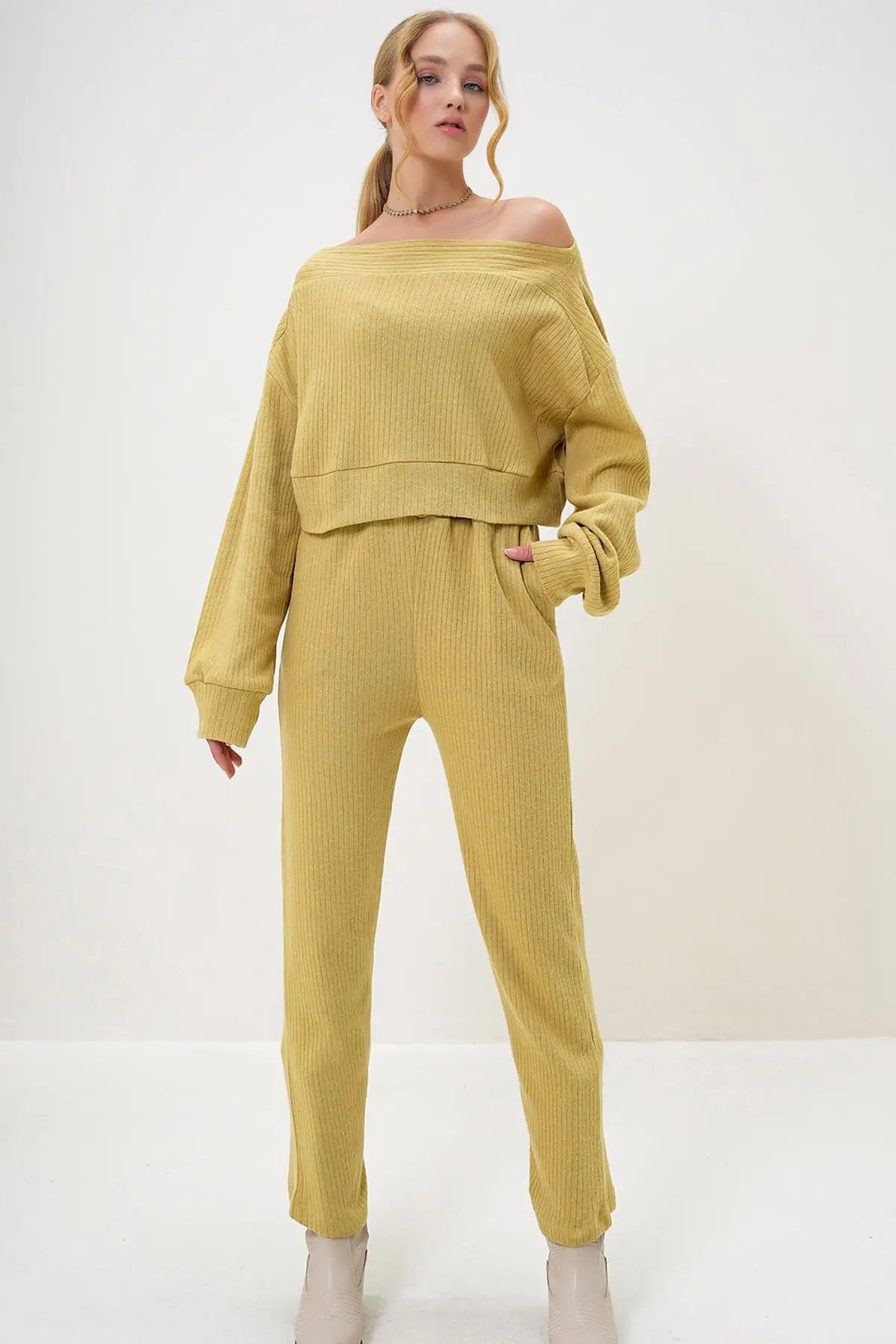 Rohana | Loungewear Relaxed Set Off Shoulder Sweatshirt and Trousers