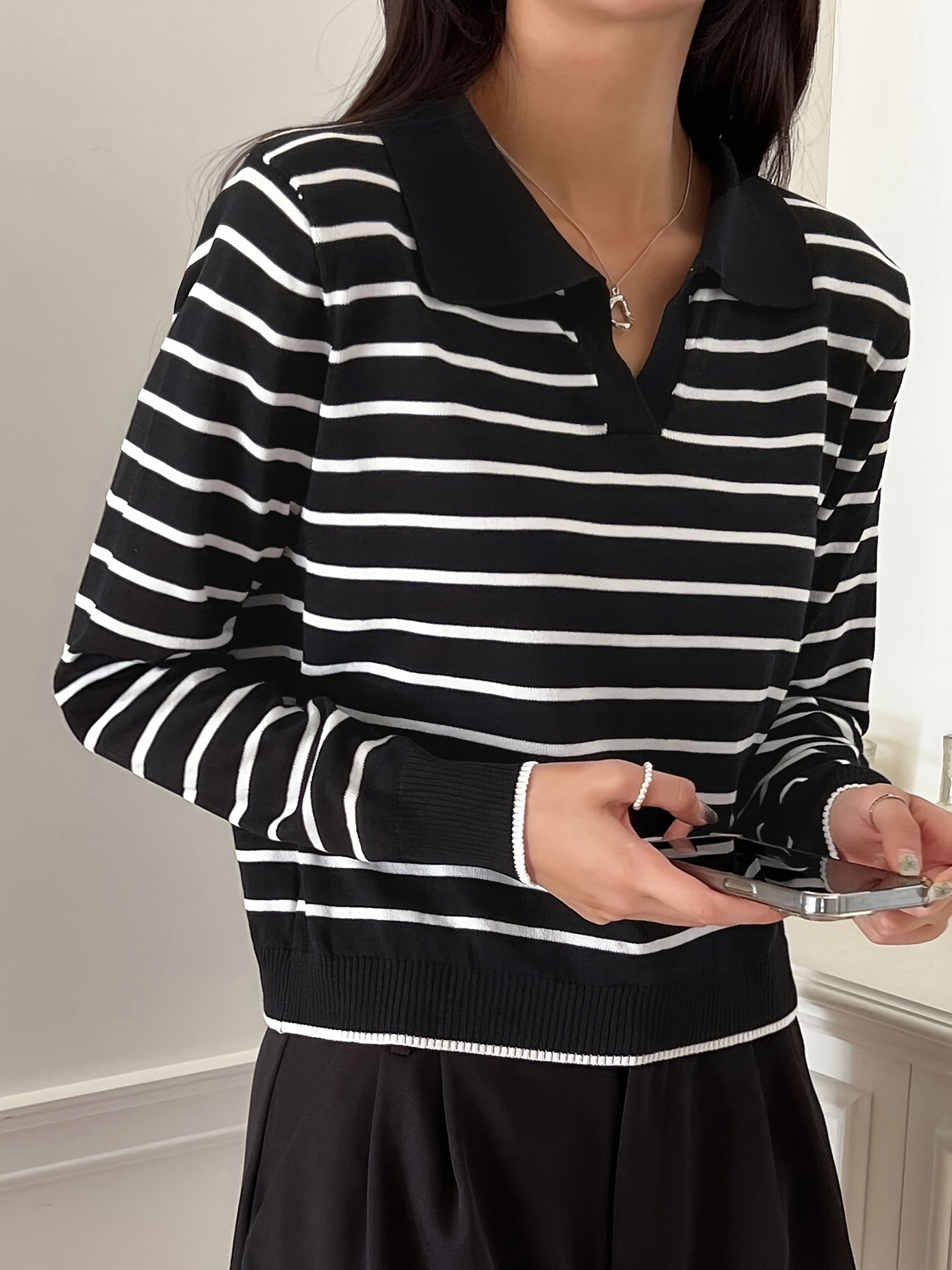 Naya | Relaxed Sweatshirt with Collar