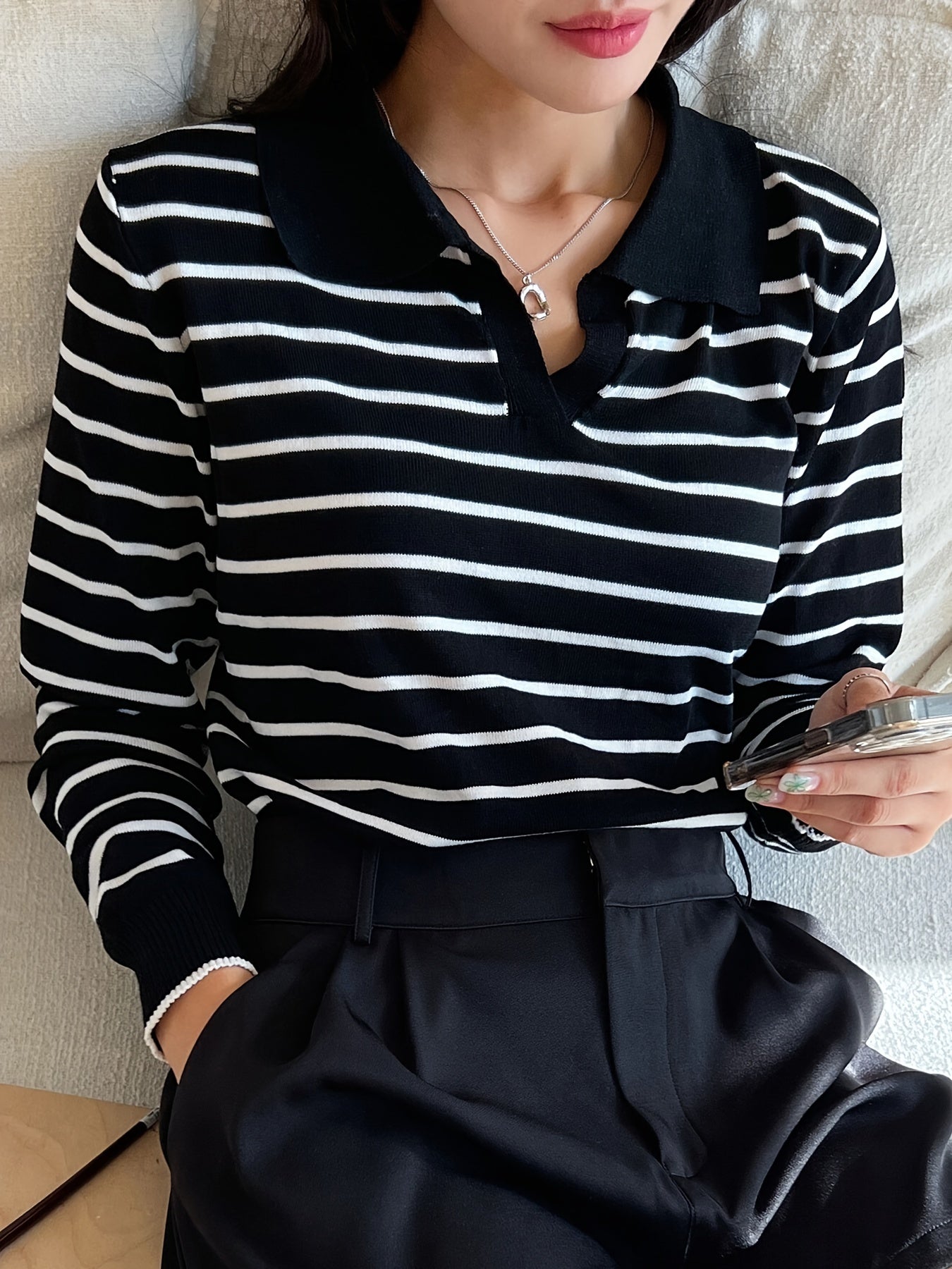 Naya | Relaxed Sweatshirt with Collar