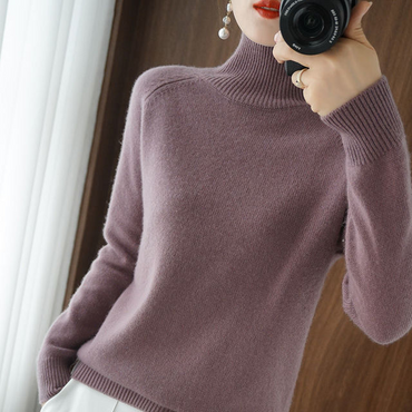 Aurelia | Simple Turtleneck Sweater