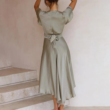 Suri | Flowy Midi Dress With Slit - Motheero
