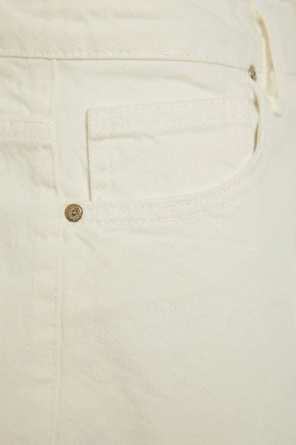 Zarina | Plus Sized High-Waisted Denim Shorts - Motheero