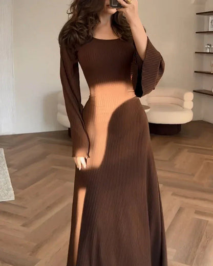 Allegra | Elegant Long-Sleeve Maxi Dress - Motheero