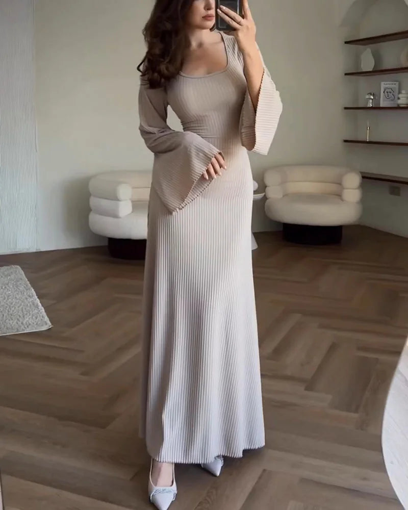 Allegra | Elegant Long-Sleeve Maxi Dress - Motheero